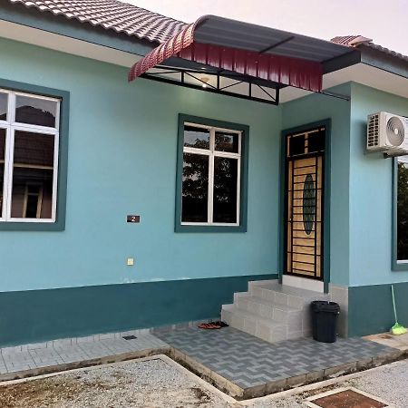 Ummi'S Homestay Besut Кампунг-Куала-Бесут Экстерьер фото