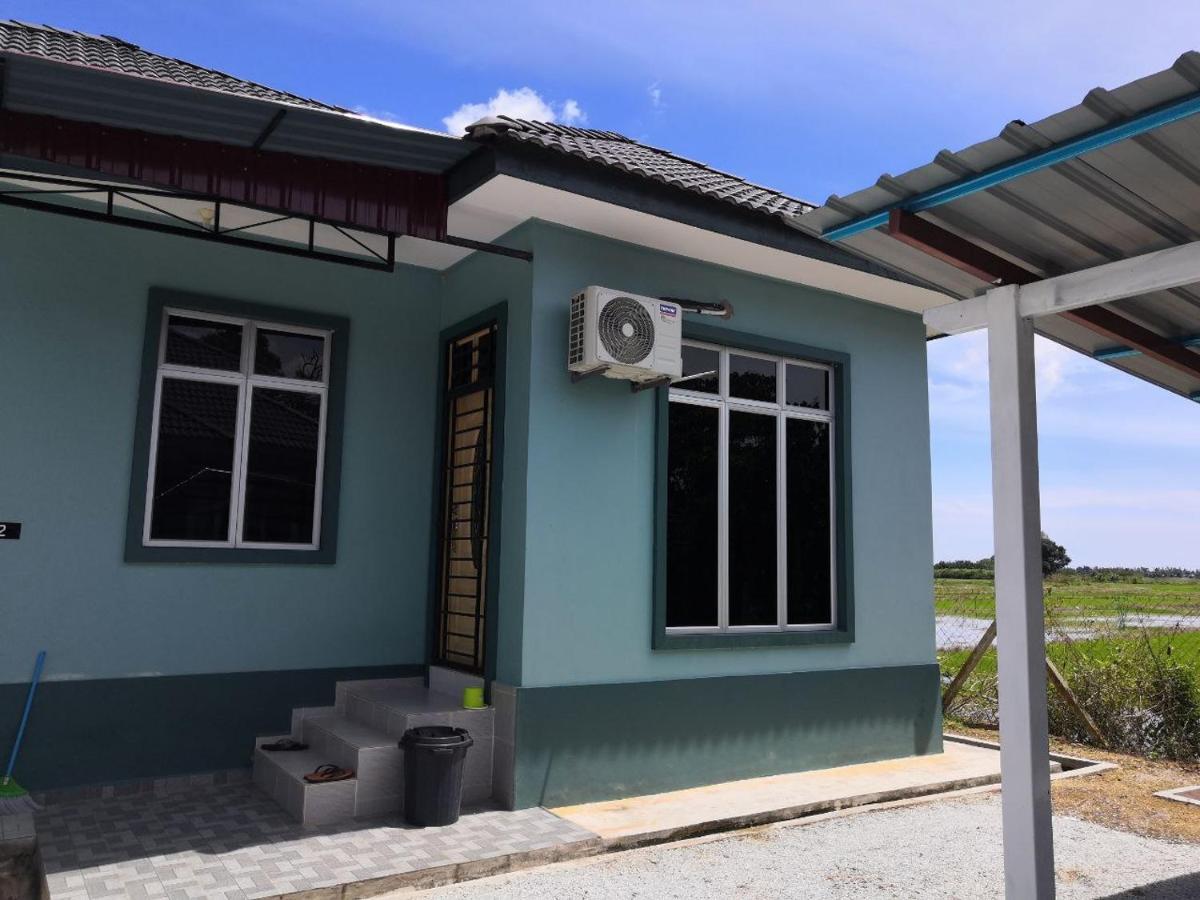 Ummi'S Homestay Besut Кампунг-Куала-Бесут Экстерьер фото