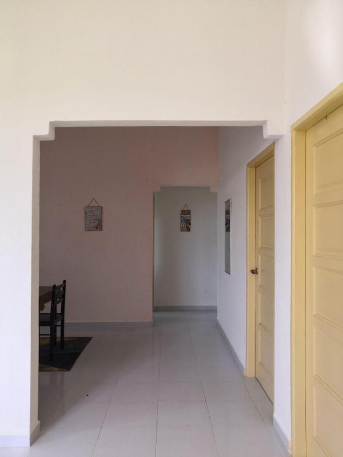 Ummi'S Homestay Besut Кампунг-Куала-Бесут Экстерьер фото